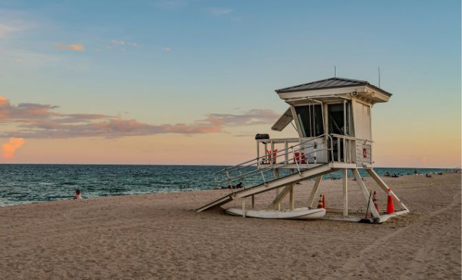 Life guard huisje op het strand van Fort Lauderdale